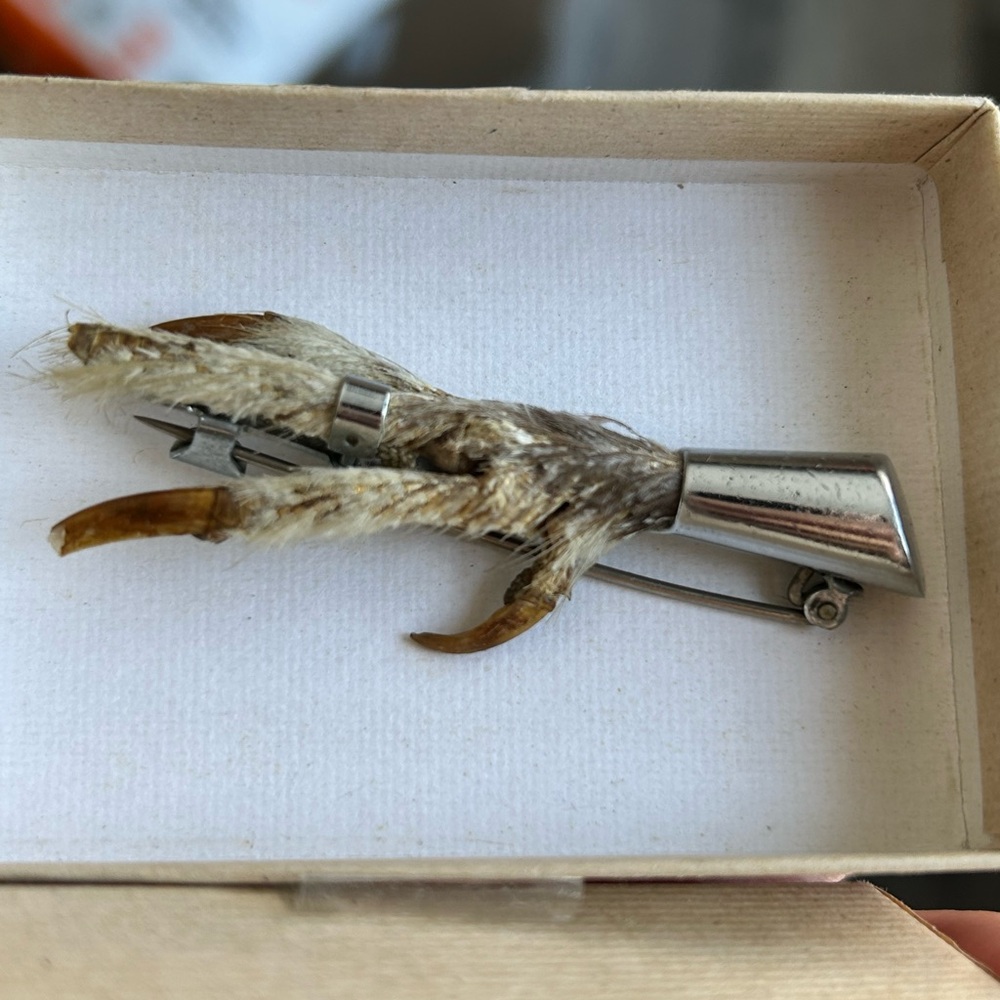 Lucky goose foot quilt vintage pin brooch 🪿 - Picture 1 of 9